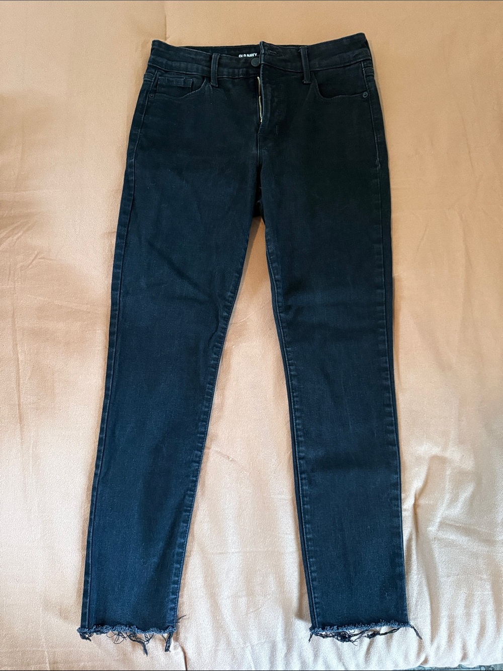 Old Navy Black Women’s Skinny Jeans - high rise, power slim straight, size 4